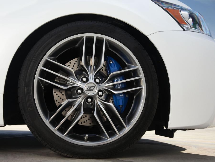  Lexus CT200h F-Sport Concept 2010 года  (фото 2 из 5)